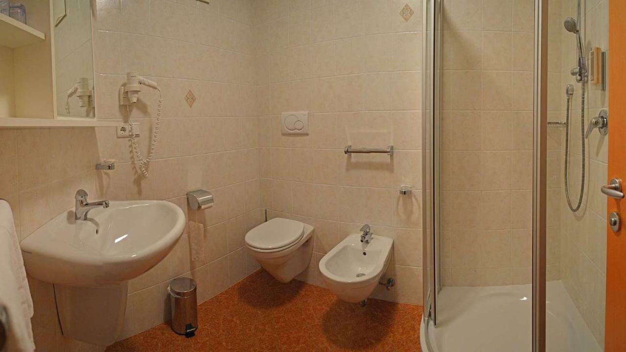 Hotel Trenker Braies (Prags) Quarto foto